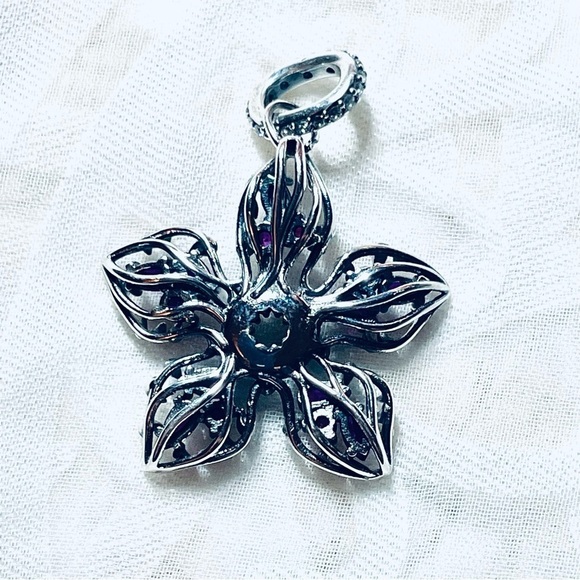 👹 NWOT Stranger Things Demogorgon Charm ⚡ - Picture 14 of 15